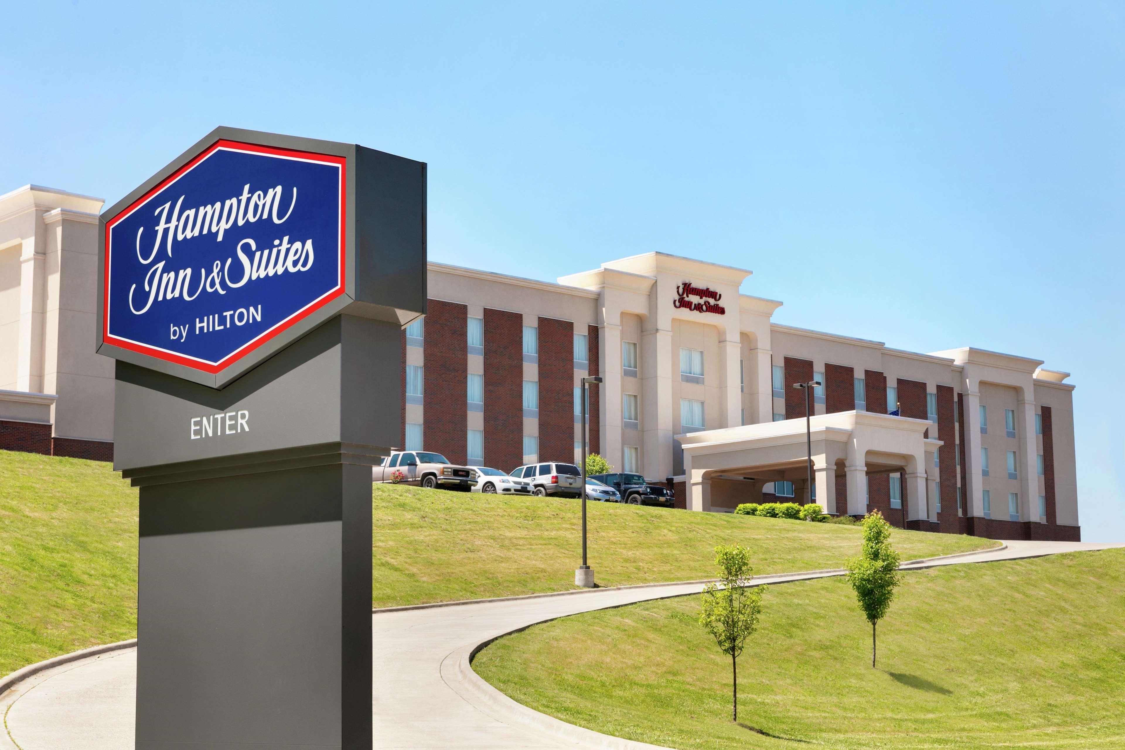 Hampton Inn And Suites Parkersburg Downtown Exterior photo