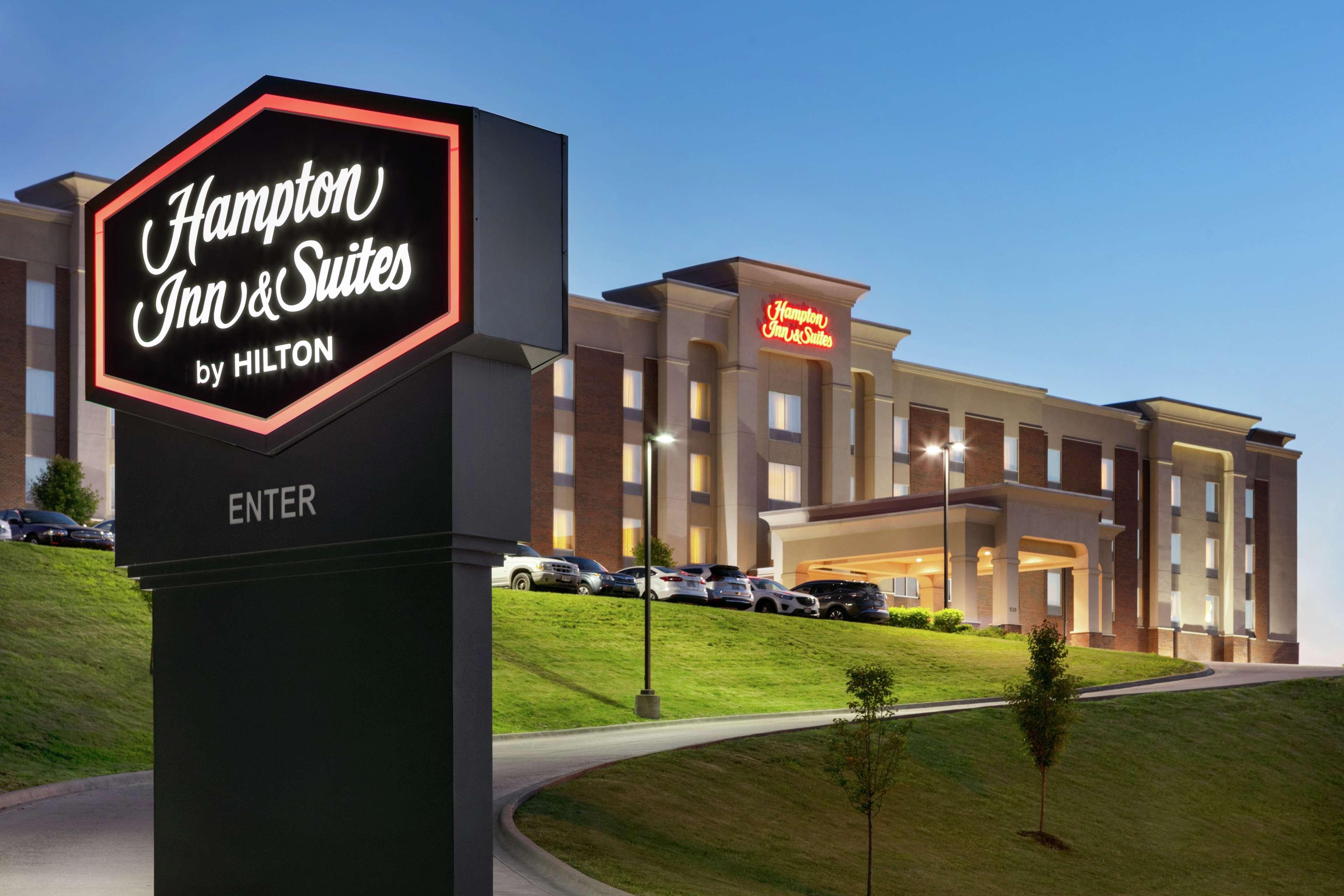 Hampton Inn And Suites Parkersburg Downtown Exterior photo